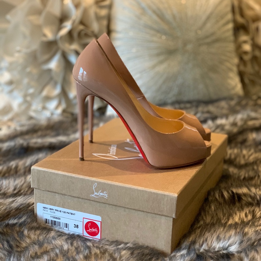 Christian Louboutin New Very Privé size 38